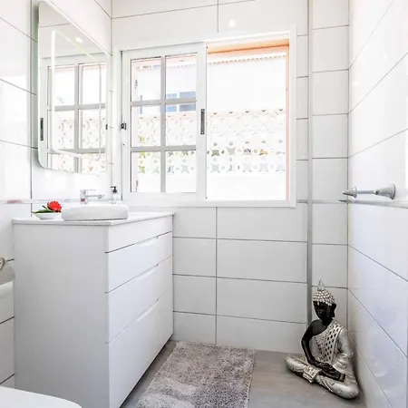 Lory Кальяо-Сальвахе