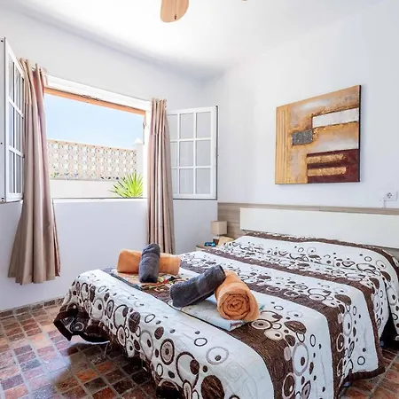 Lory Вилла Кальяо-Сальвахе