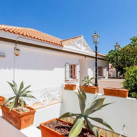 Lory Кальяо-Сальвахе